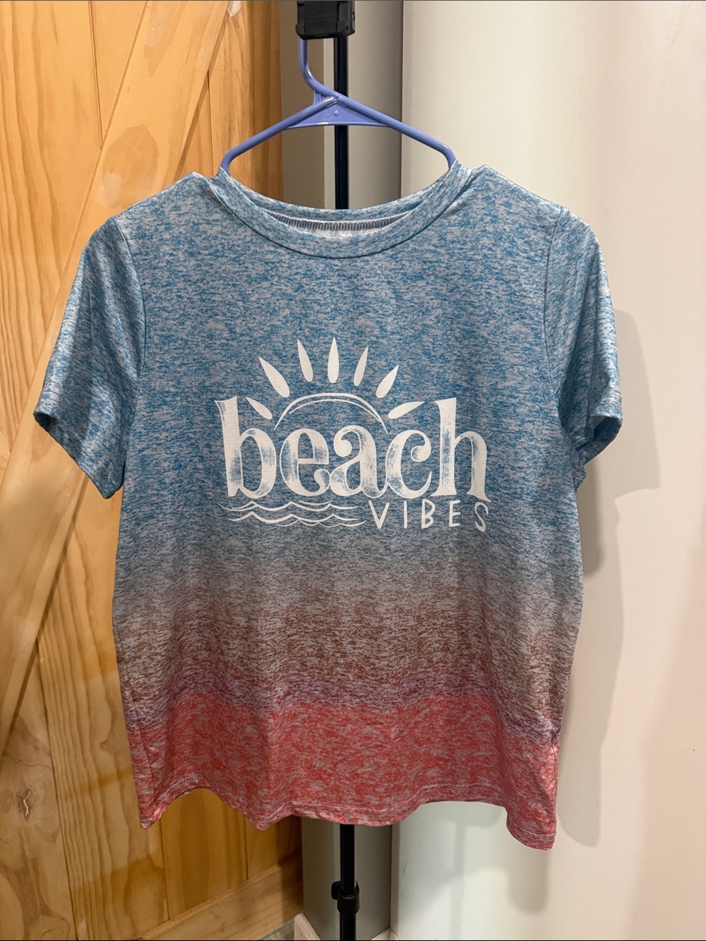 Beach Vibes Gradient Tee for Women - Blue & Red